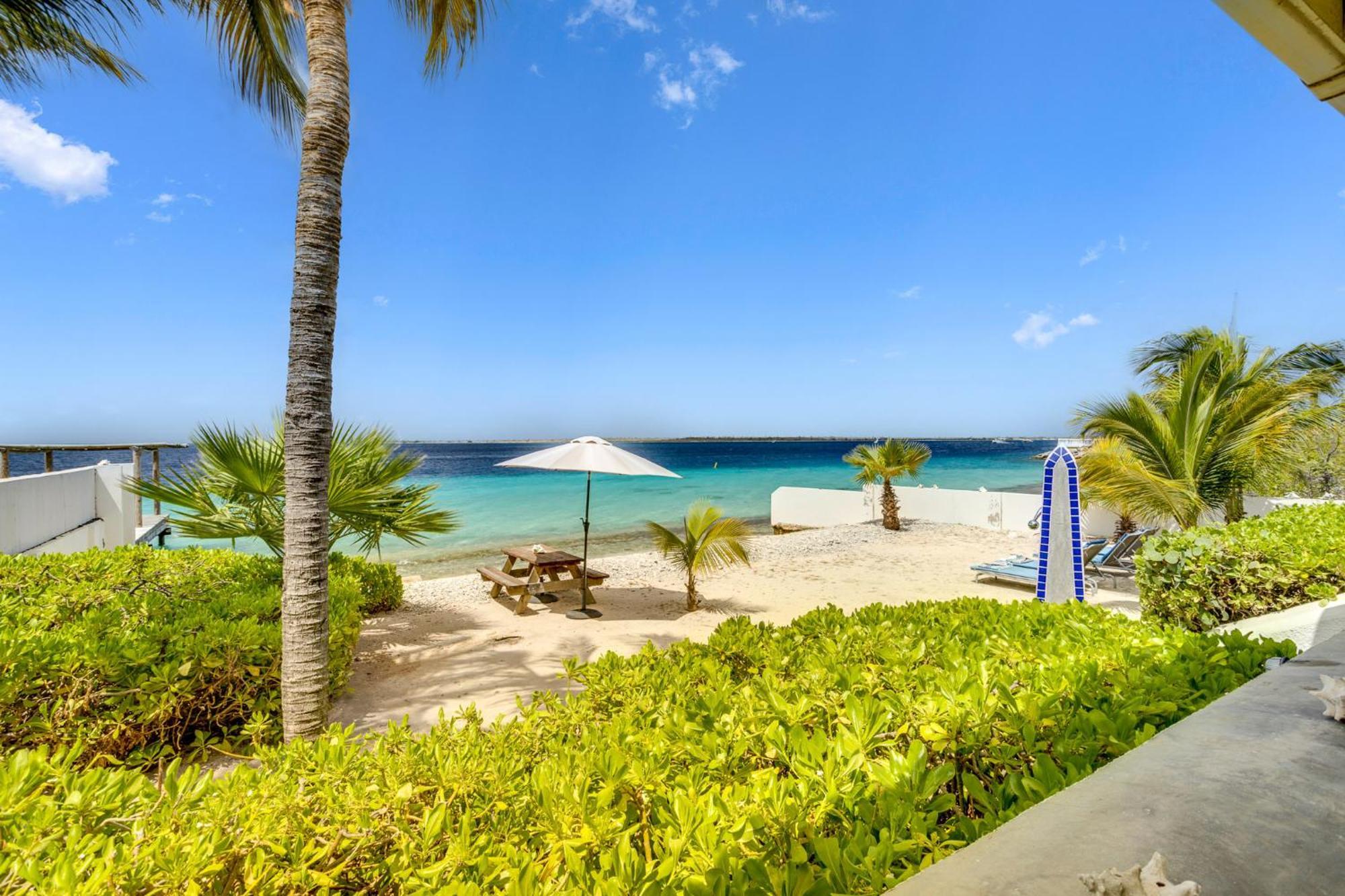 Oceanfront - Villa Port Of Call - Playa Exteriör bild
