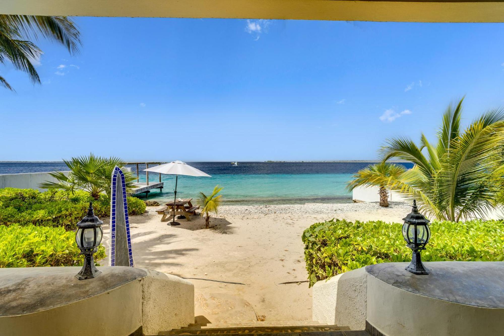 Oceanfront - Villa Port Of Call - Playa Exteriör bild